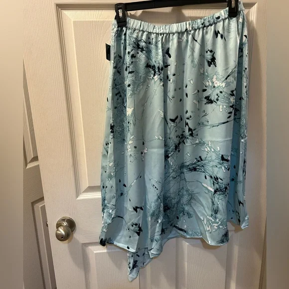 Alfani Light Blue Asymmetrical Abstract Skirt Size 12 NWT - Picture 3 of 6